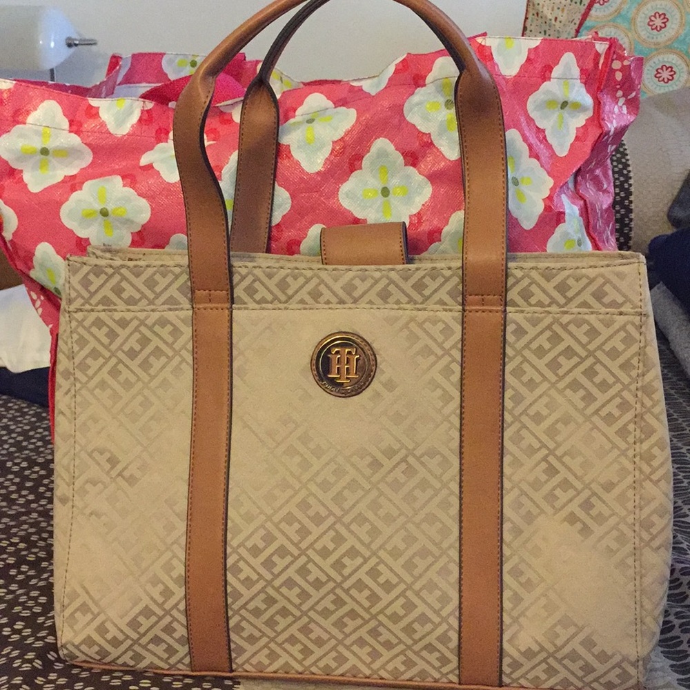 Tommy Hilfiger Tote